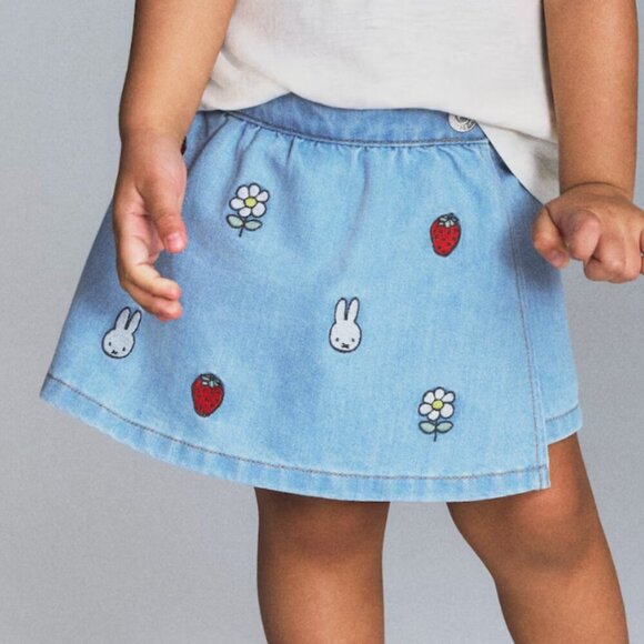 H&M Other - H&M Embroidered Skort Girls Size 4T Flower Fruit Miffy Bunny Adjustable Waist